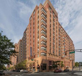 Гостиница Global Luxury Suites at Hoboken Waterfront  Хобокен